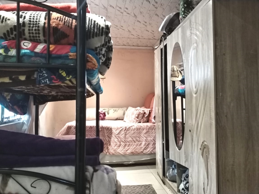 2 Bedroom Property for Sale in Umrhabulo Triangle Western Cape